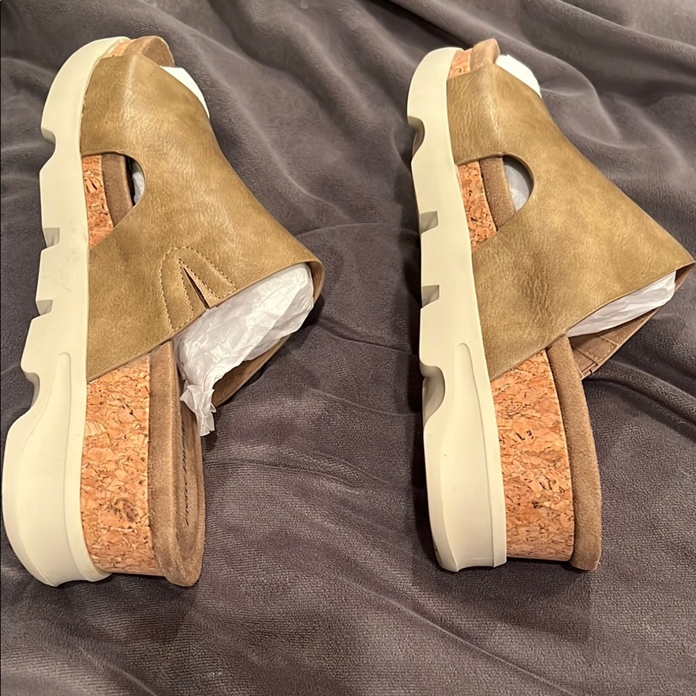 Pierre Dumas Tan Suede Mules with Minimalist Design - Picture 3 of 5
